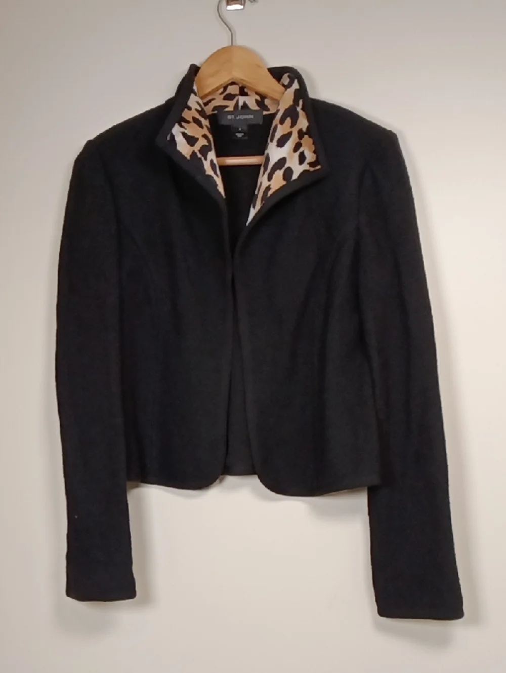St. John Open Front Knit Jacket w/ Satin Leopard Accent Lining Size 6